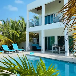Modern At Grace Bay, Turks And Caicos Islands Long Bay